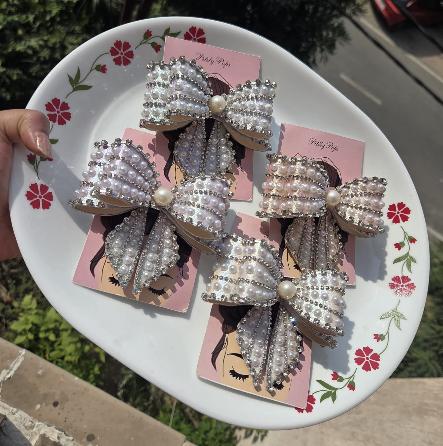 Pearl hair bows
