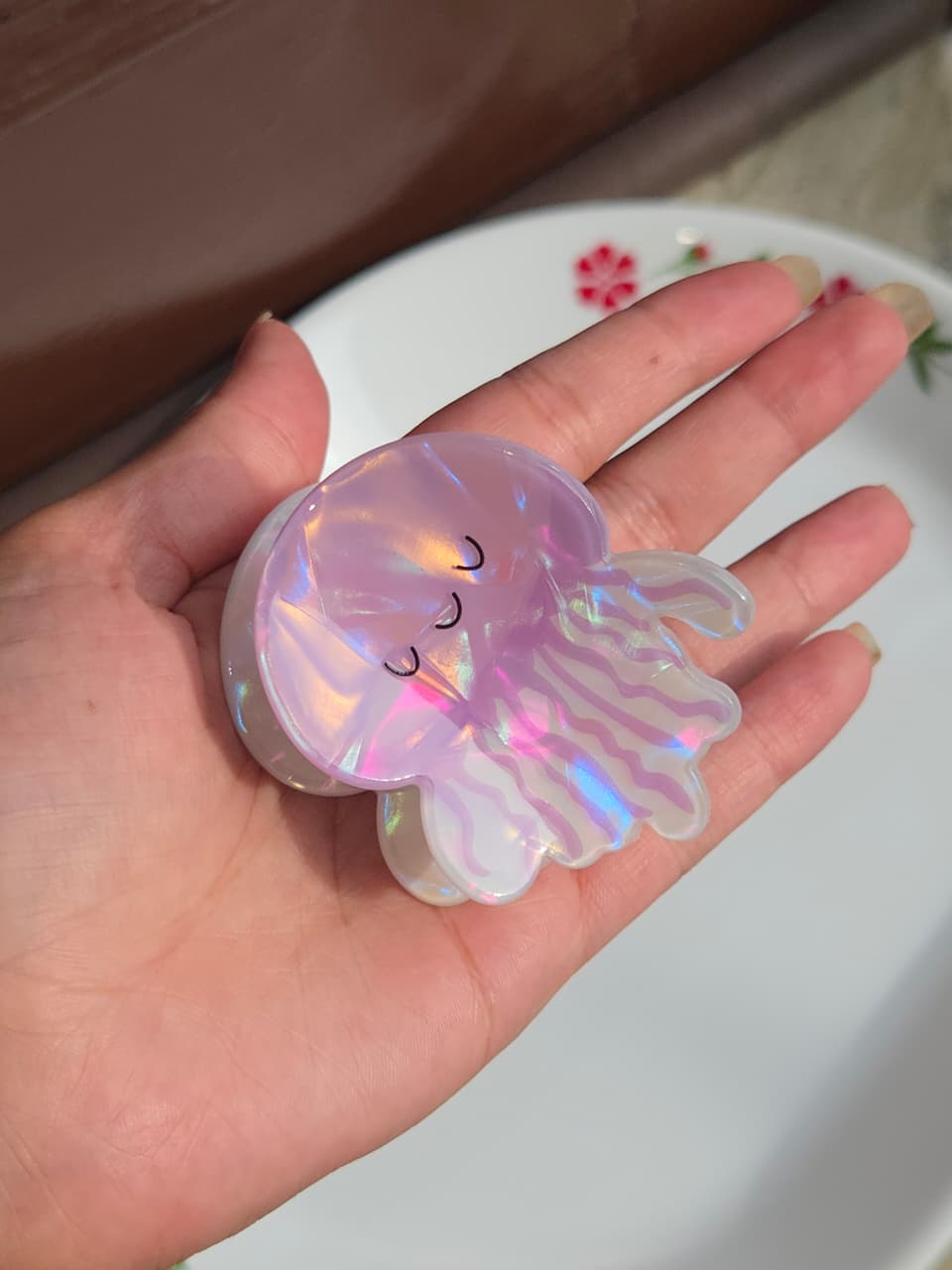    Iridescent lavender purple jellyfish hair claw clip